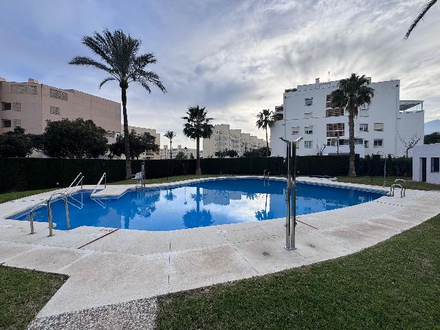 Imagen 2 Inmueble 262311 - Apartamento en venta en Torremolinos / Al lado de campo de golf con vistas al mar