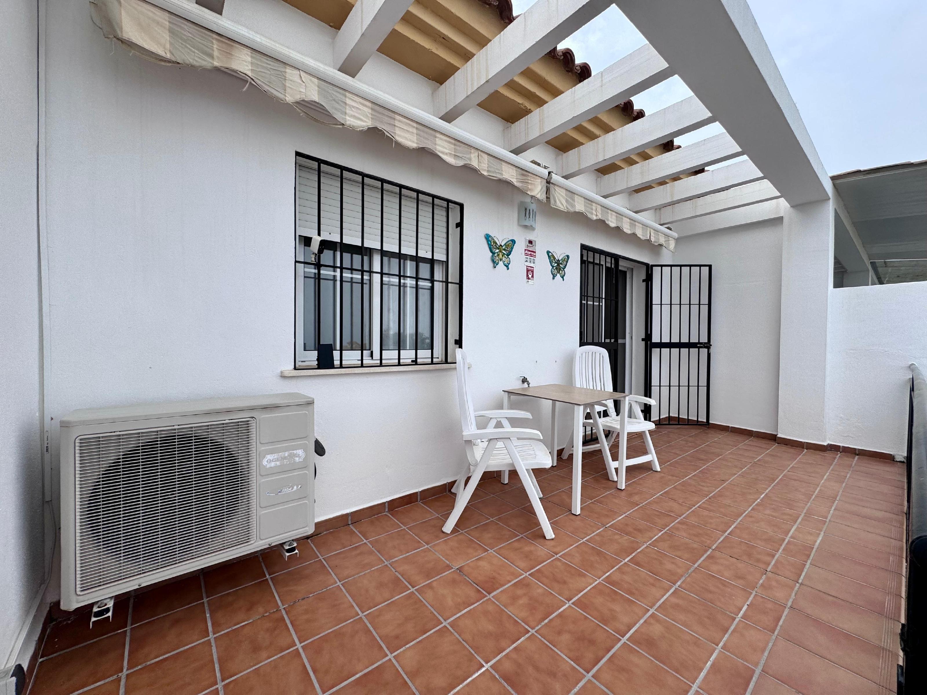 Imagen 5 Casa Adosada en venta en Benalmádena / Casa con piscina independiente