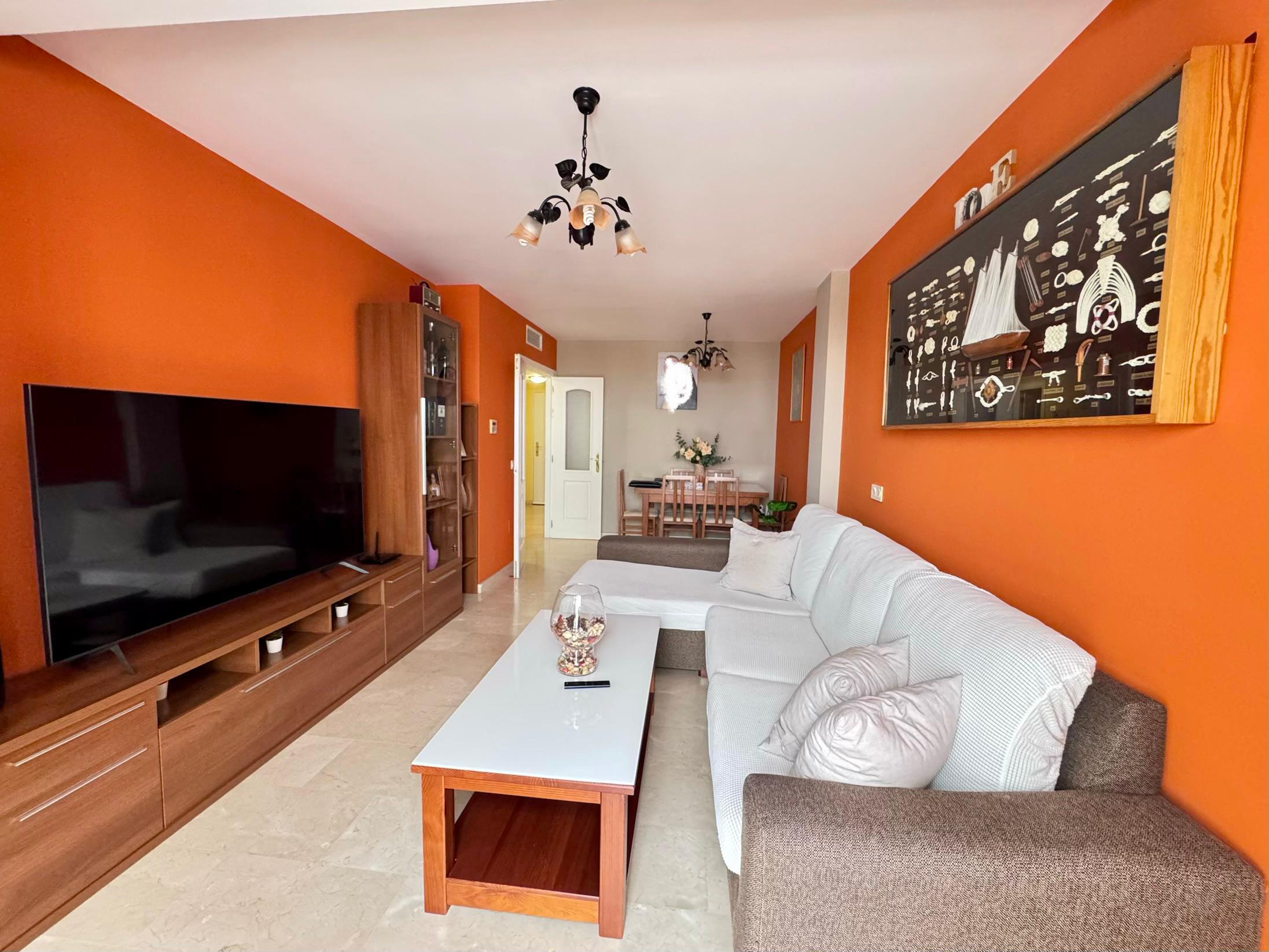 Imagen 3 Casa Adosada en venta en Benalmádena / Casa con piscina independiente