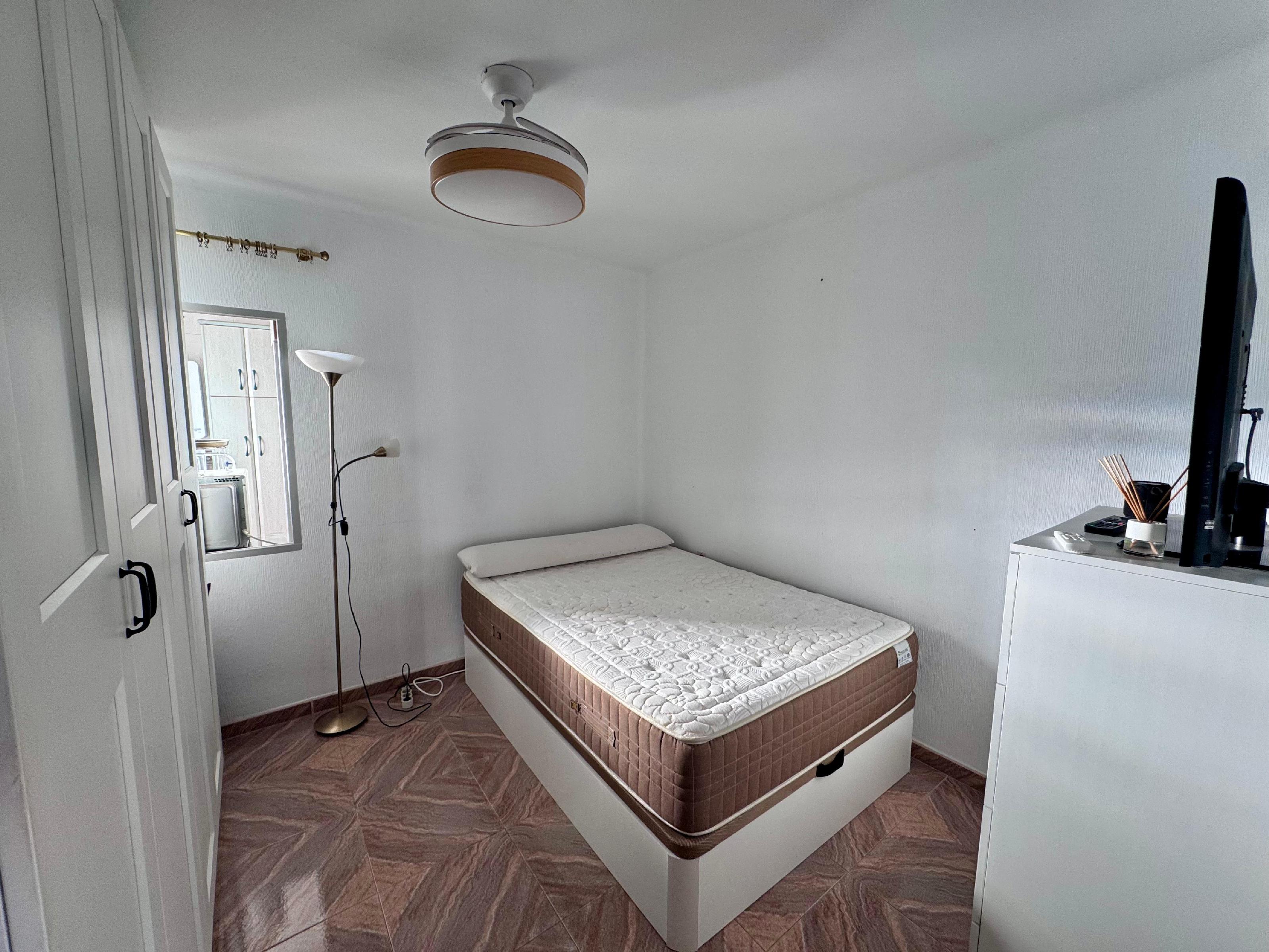 Imagen 7 Apartamento en venta en Málaga / Vivienda en Martiricos a 15 mint del centro de Malaga