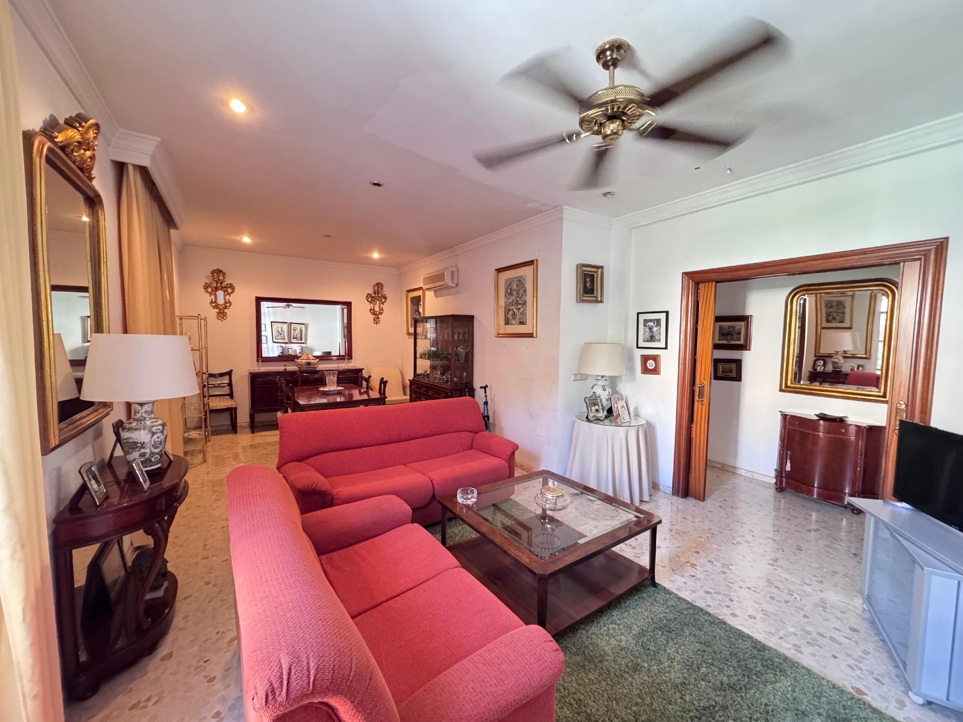 Imagen 2 Casa Adosada en venta en Málaga / Casa ubicada en zona privilegiada