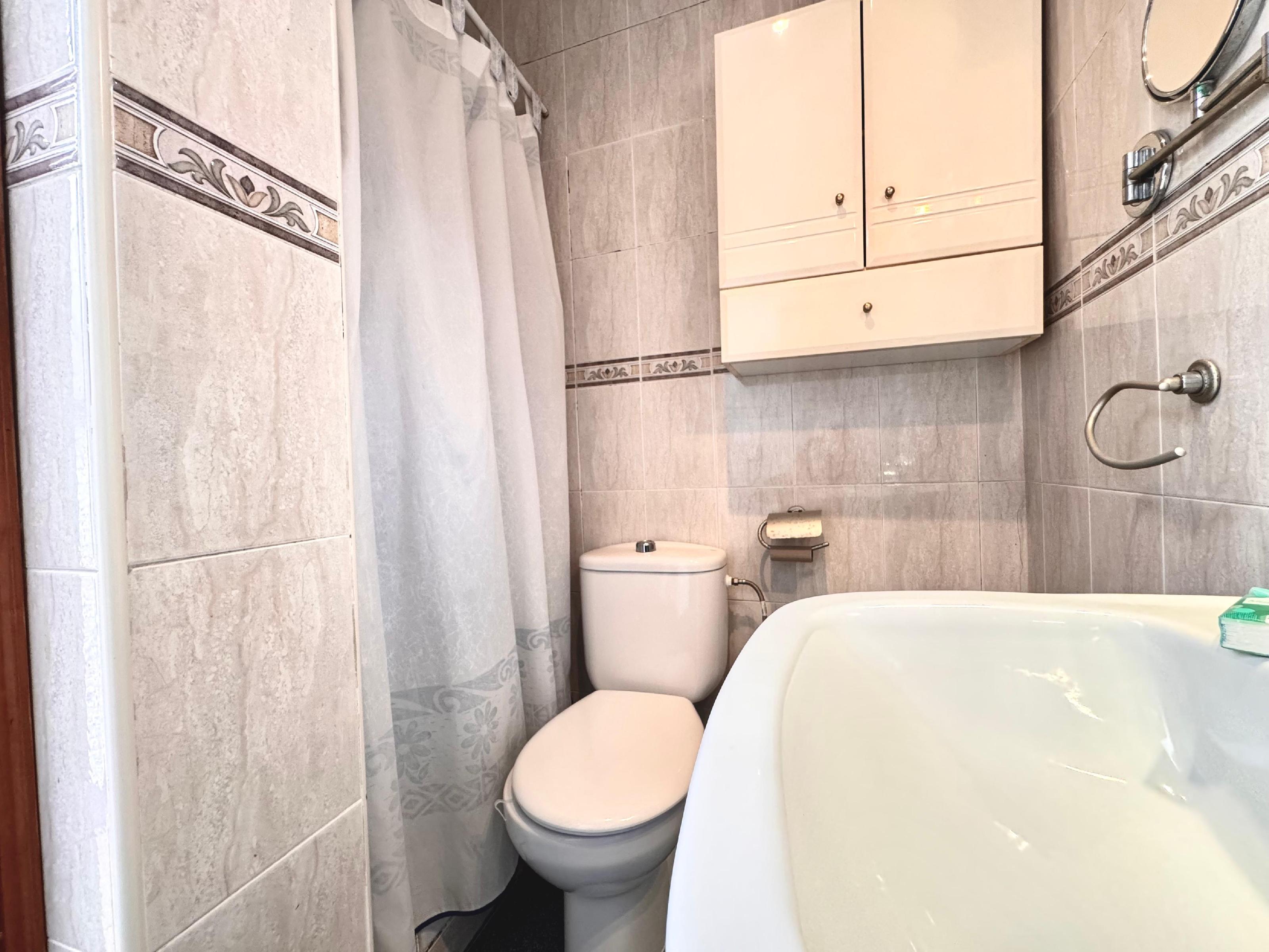 Imagen 15 Casa Adosada en venta en Rincón De La Victoria / Piso a un paso del centro historico