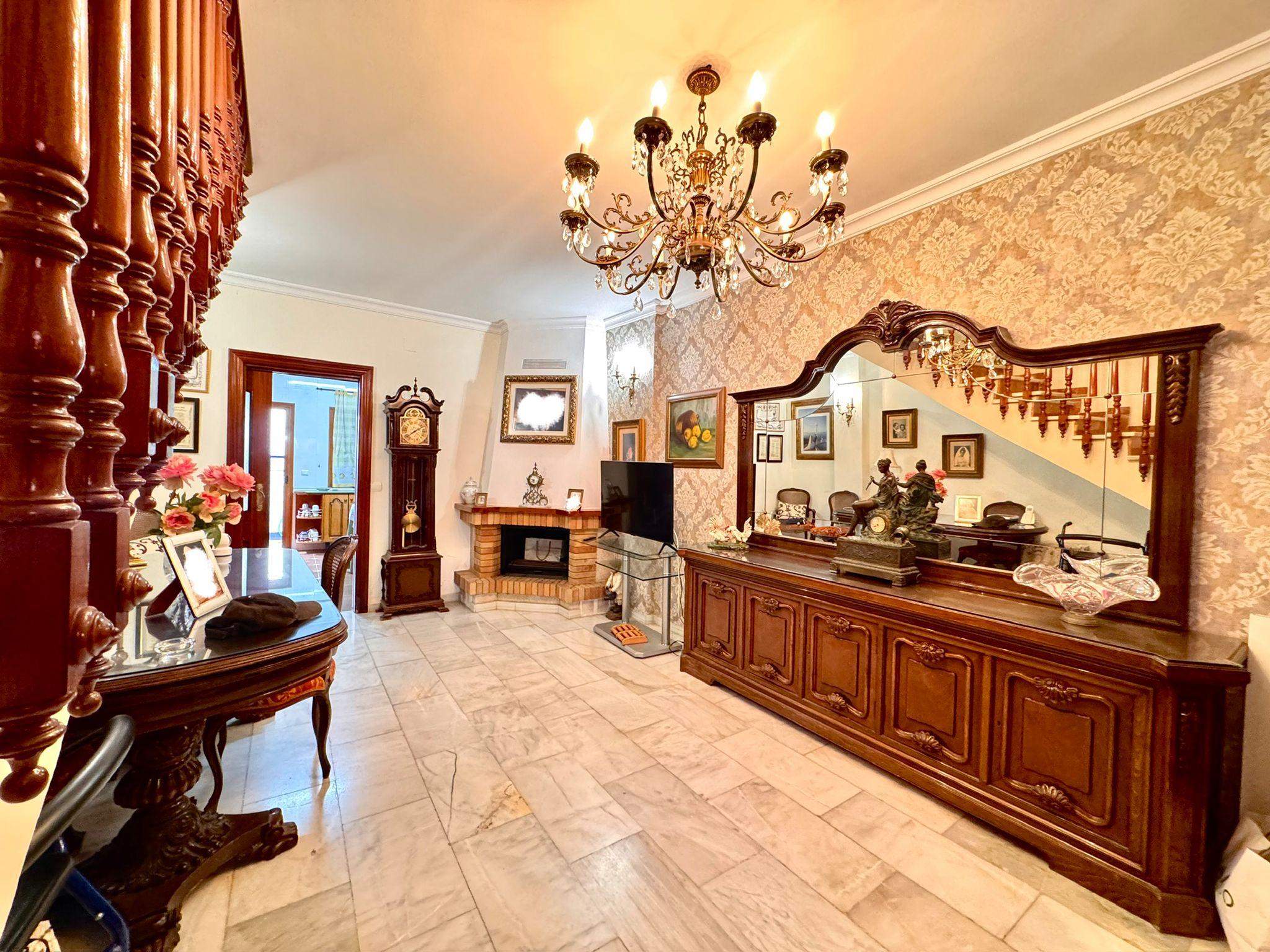 Imagen 1 Casa Adosada en venta en Rincón De La Victoria / Piso a un paso del centro historico