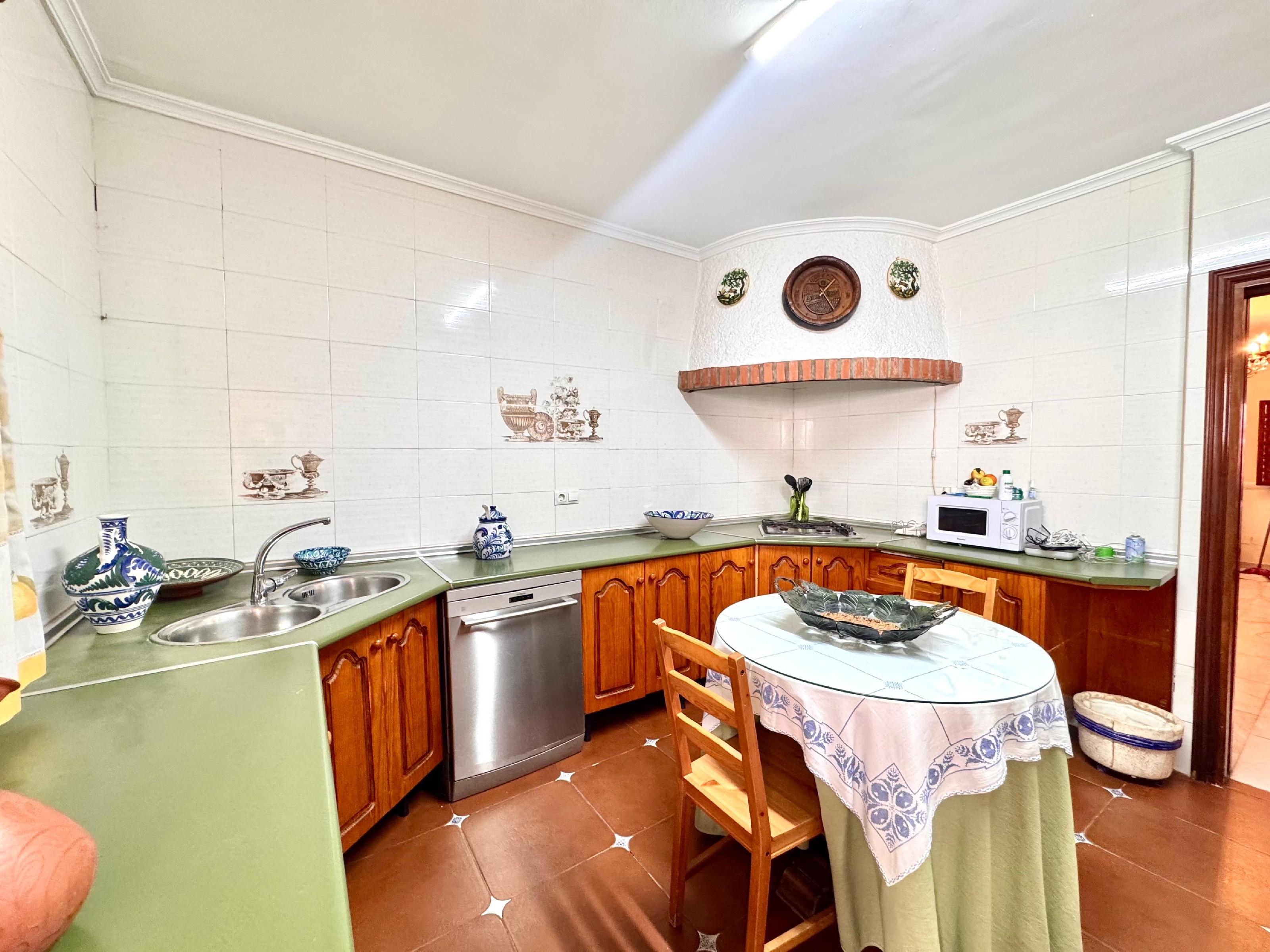 Imagen 10 Casa Adosada en venta en Rincón De La Victoria / Piso a un paso del centro historico