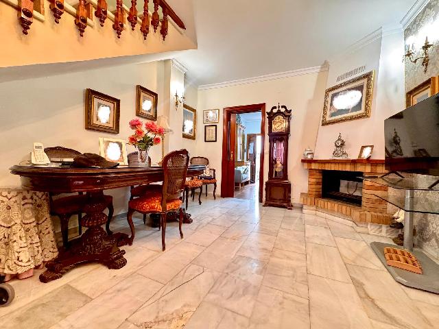Imagen 2 Inmueble 265539 - Casa Adosada en venta en Rincón De La Victoria / Piso a un paso del centro historico