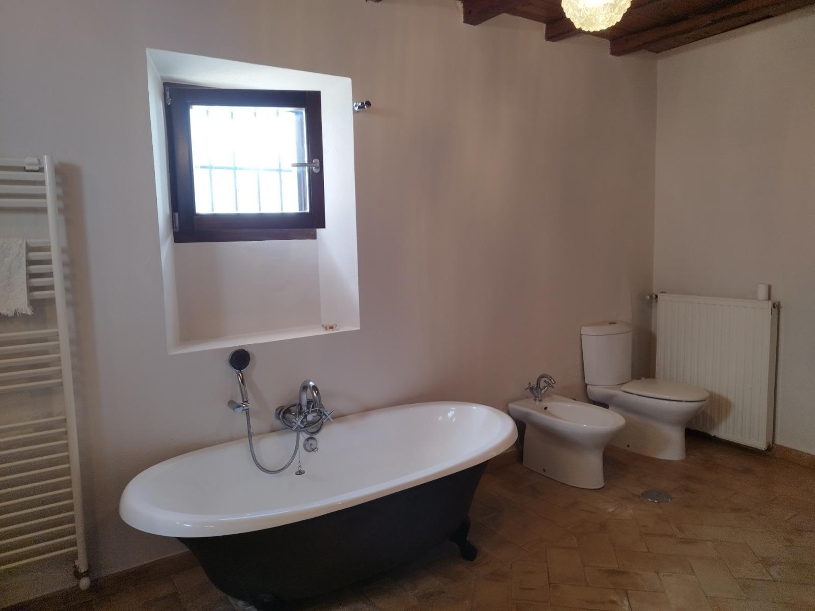 Imagen 27 Casa Adosada en venta en Almadén De La Plata / Casa señorial en venta ubicada en la plaza ...