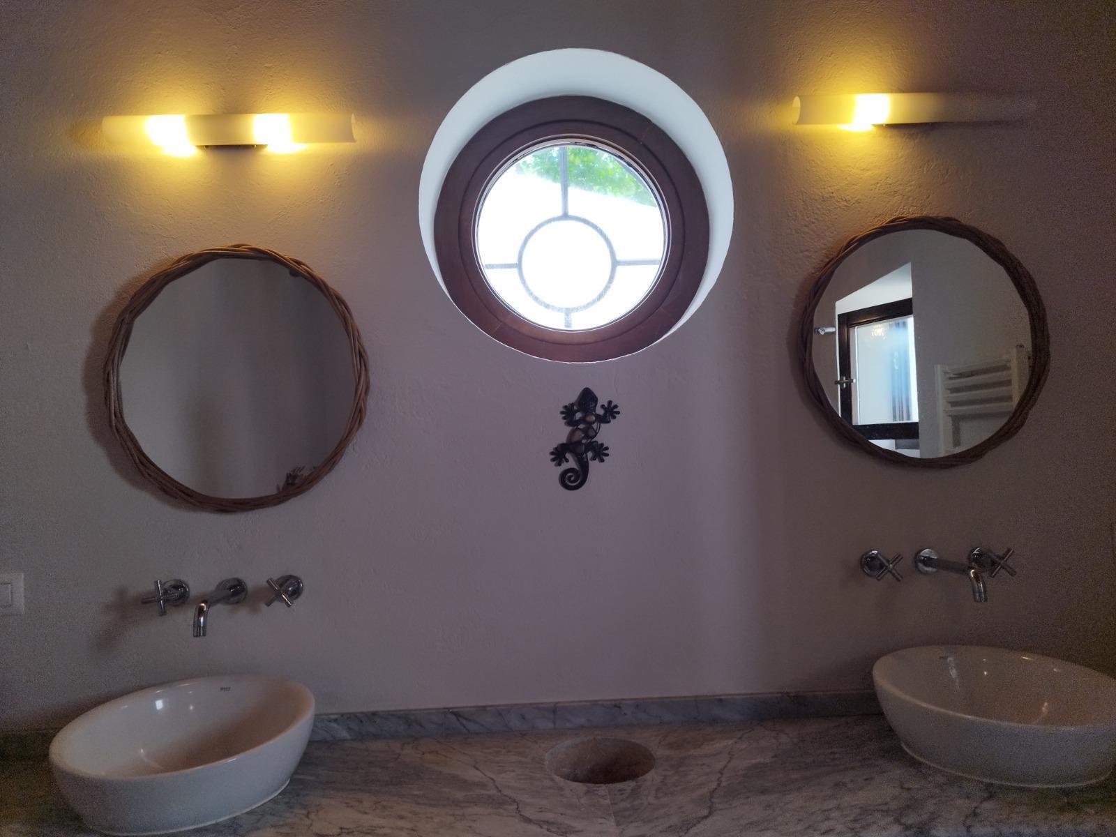 Imagen 25 Casa Adosada en venta en Almadén De La Plata / Casa señorial en venta ubicada en la plaza ...