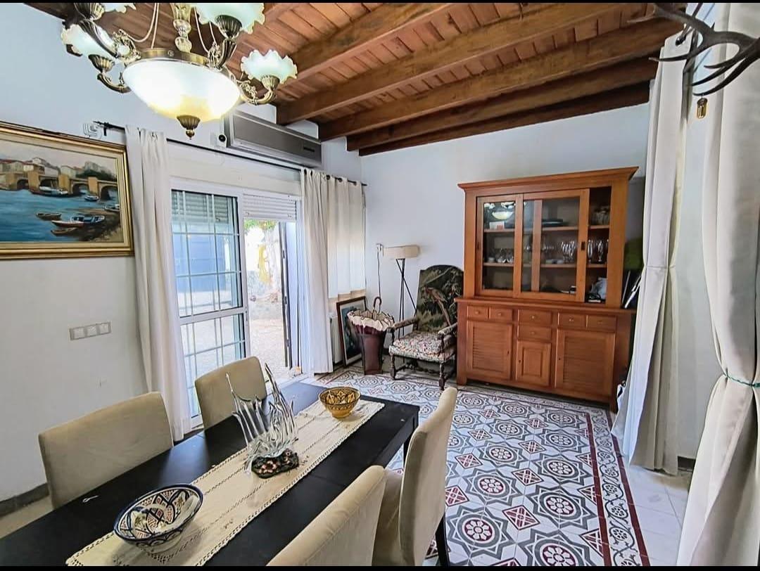 Imagen 5 Casa Adosada en venta en Almadén De La Plata / En plaza principal, en pleno centro de la l...