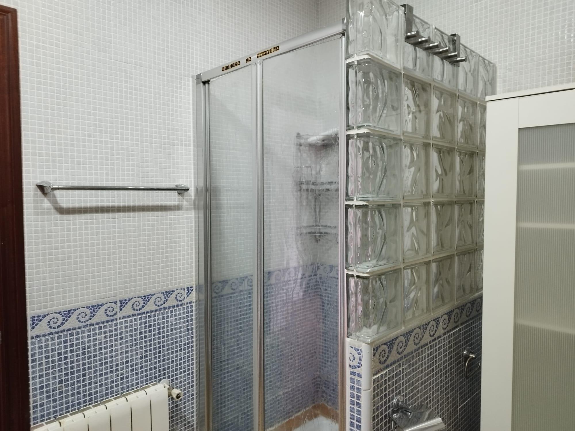 Imagen 24 Casa Adosada en venta en Almadén De La Plata / En plaza principal, en pleno centro de la l...