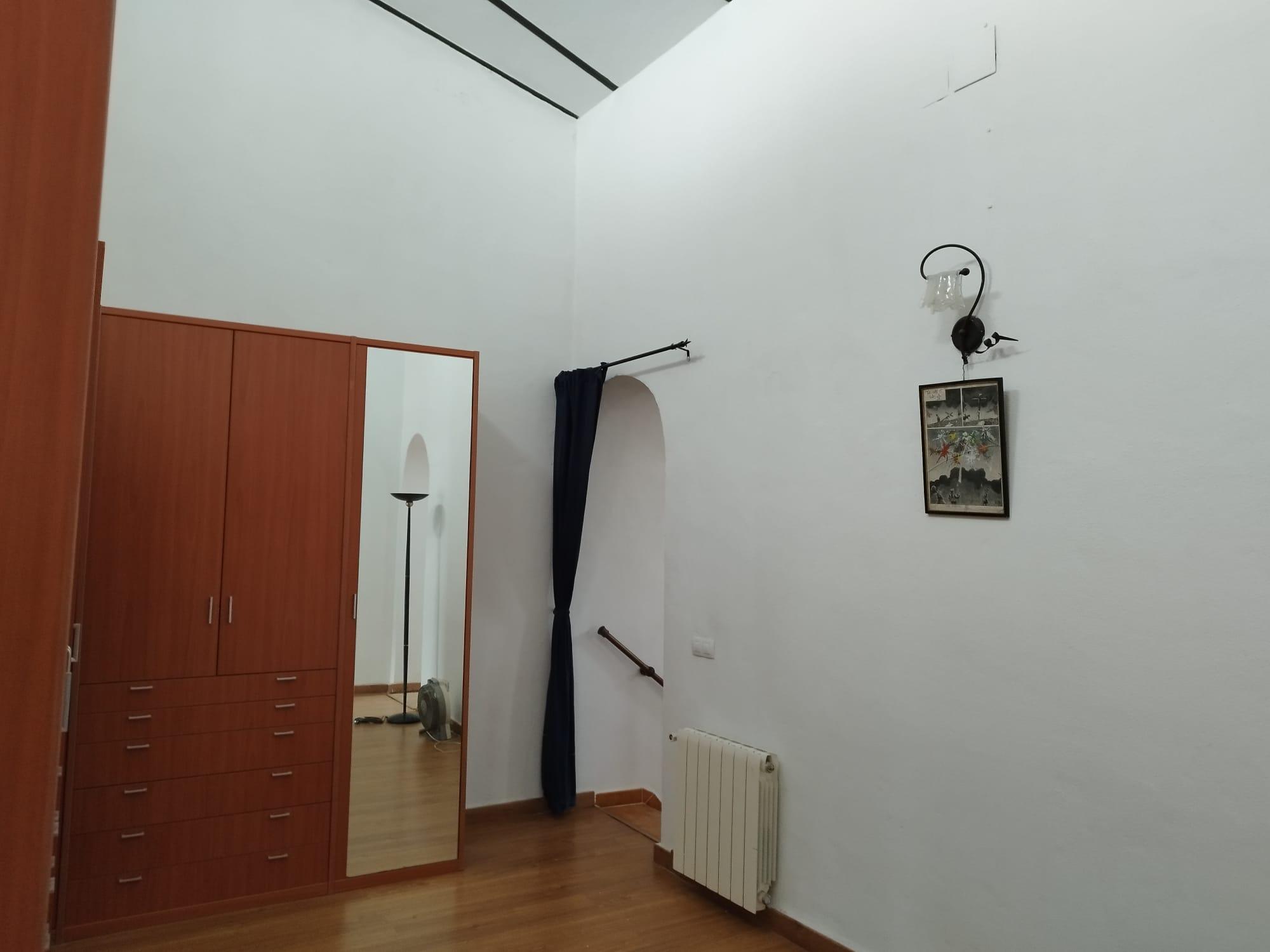 Imagen 31 Casa Adosada en venta en Almadén De La Plata / En plaza principal, en pleno centro de la l...