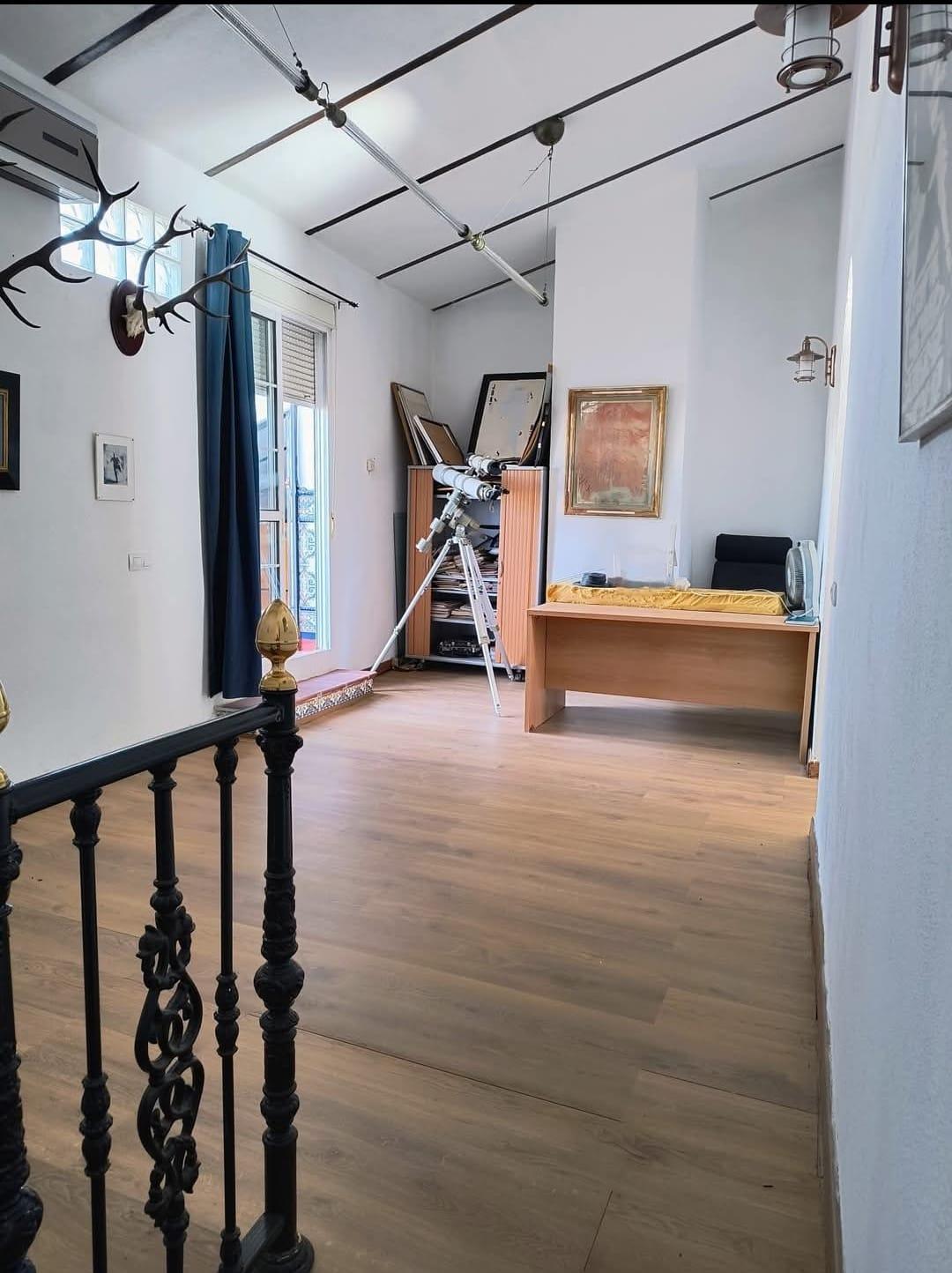 Imagen 35 Casa Adosada en venta en Almadén De La Plata / En plaza principal, en pleno centro de la l...