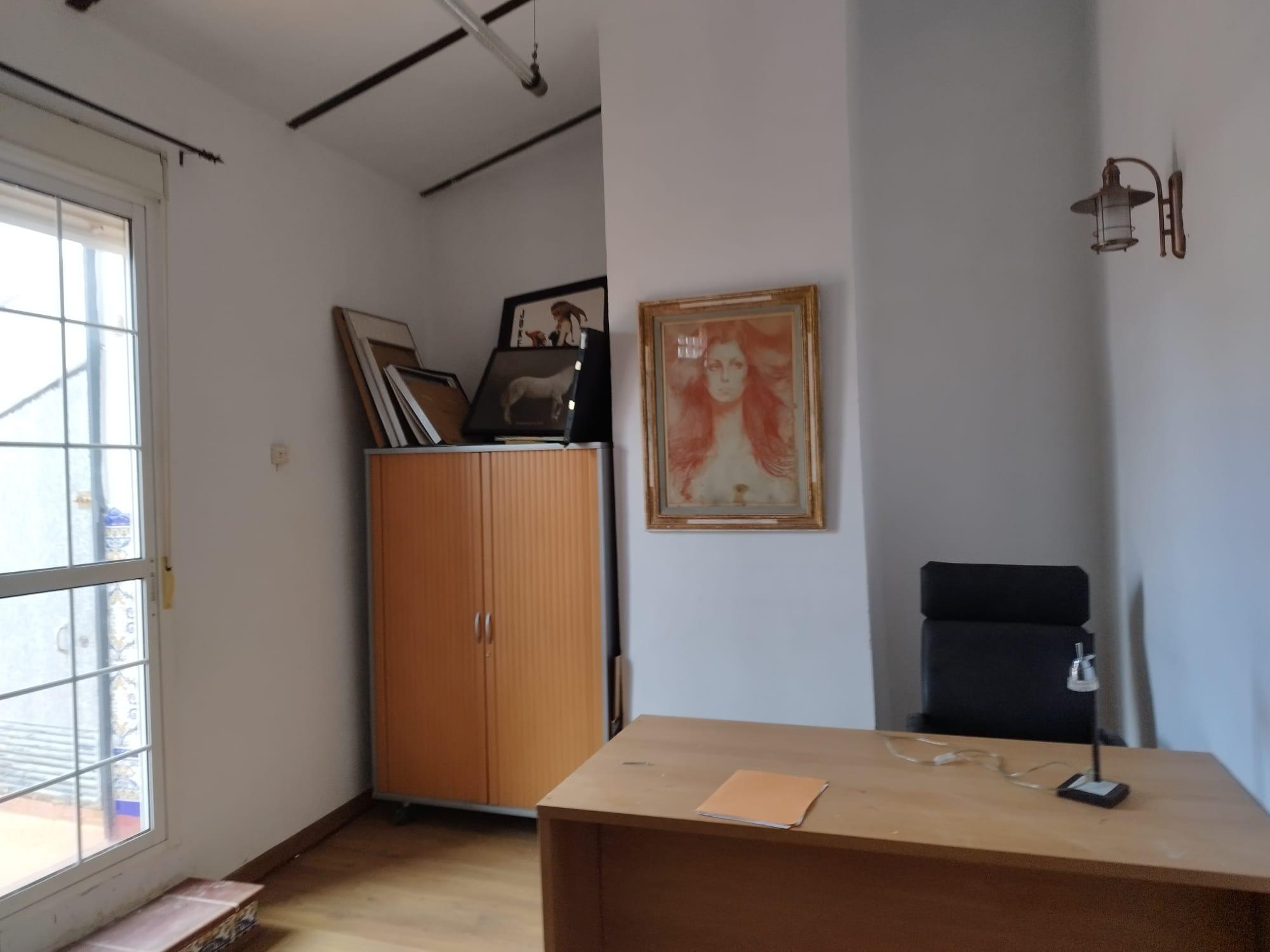 Imagen 32 Casa Adosada en venta en Almadén De La Plata / En plaza principal, en pleno centro de la l...