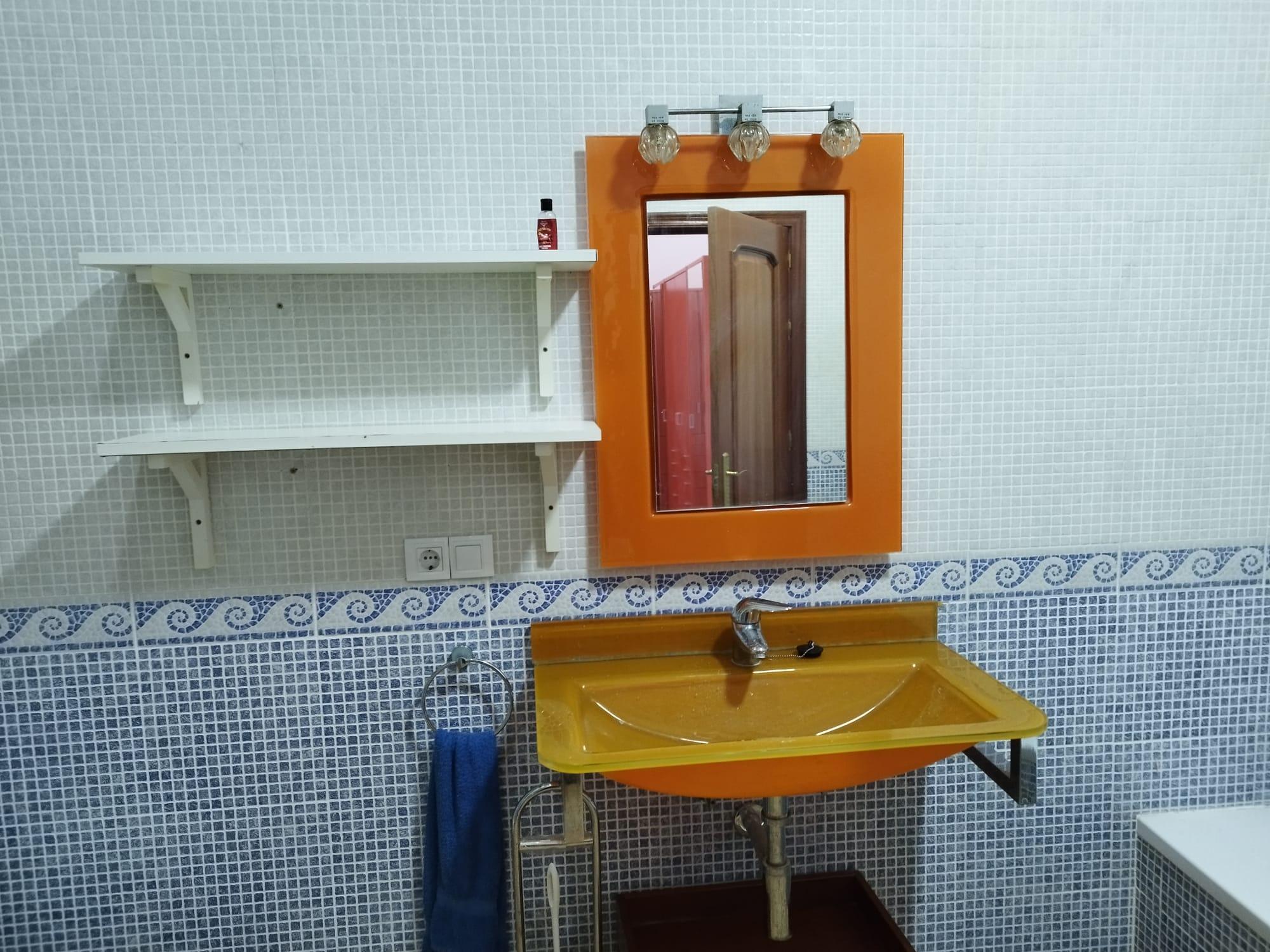 Imagen 30 Casa Adosada en venta en Almadén De La Plata / En plaza principal, en pleno centro de la l...