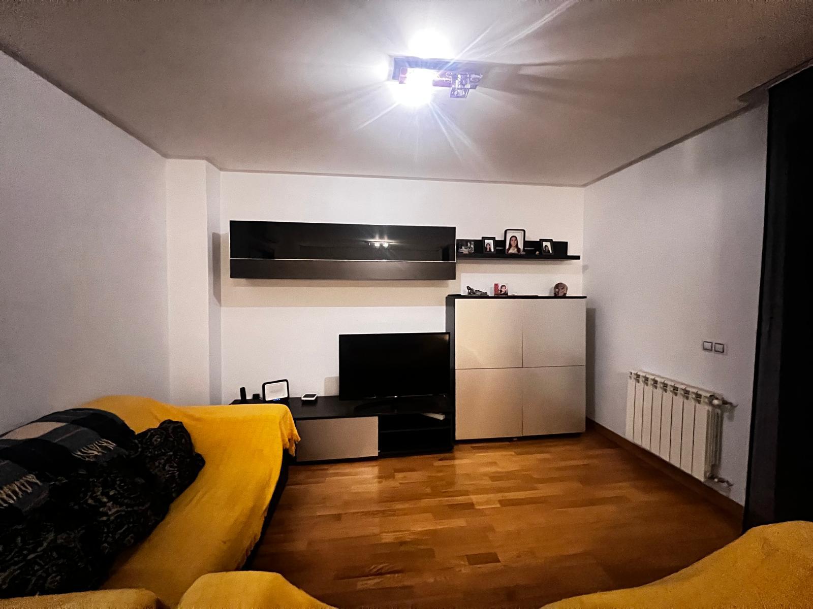 Imagen 6 Casa Adosada en venta en Loeches / Junto a la M-300, cerca del centro de Loeches.