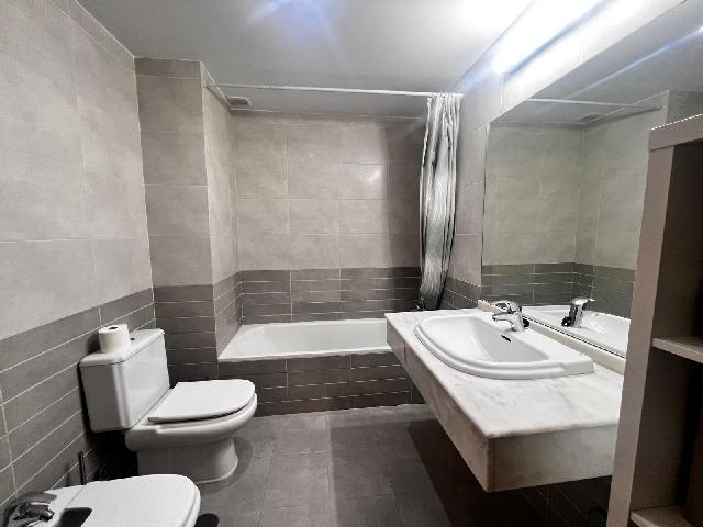 Imagen 18 Inmueble 298186 - Casa Adosada en venta en Loeches / Junto a la M-300, cerca del centro de Loeches.