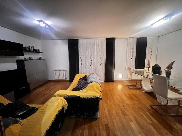 Imagen 8 Inmueble 298186 - Casa Adosada en venta en Loeches / Junto a la M-300, cerca del centro de Loeches.