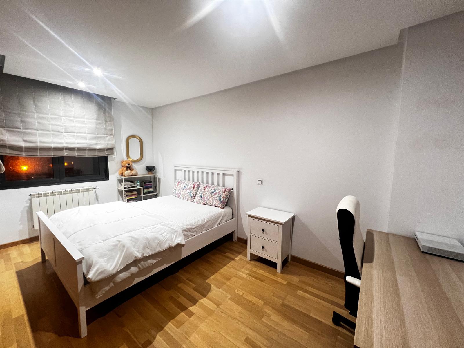 Imagen 22 Casa Adosada en venta en Loeches / Junto a la M-300, cerca del centro de Loeches.