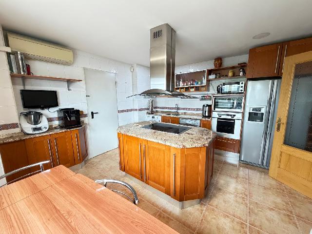 Imagen 3 Inmueble 301280 - Casa Pareada en venta en Torres De La Alameda / Próximo al centro y servicios de Torres de...
