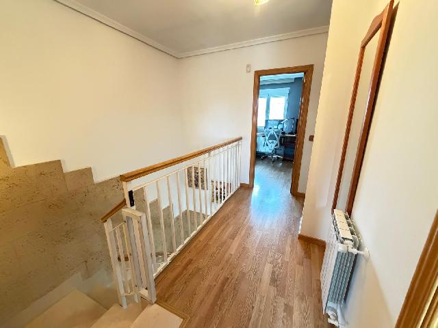 Imagen 14 Inmueble 301280 - Casa Pareada en venta en Torres De La Alameda / Próximo al centro y servicios de Torres de...