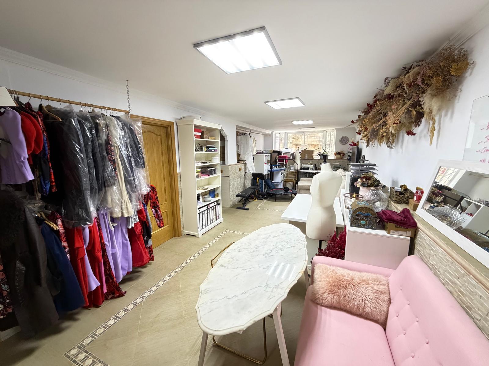 Imagen 23 Casa Pareada en venta en Torres De La Alameda / Próximo al centro y servicios de Torres de...