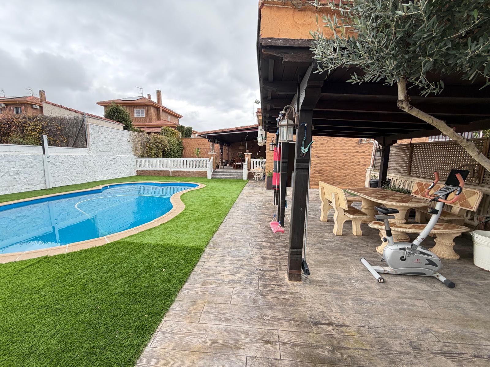 Imagen 32 Casa Pareada en venta en Torres De La Alameda / Próximo al centro y servicios de Torres de...