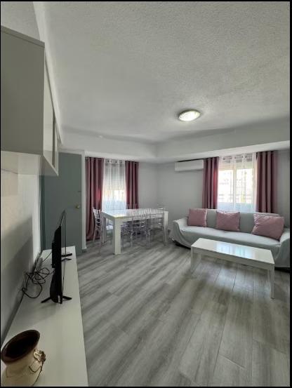 Imagen 1 Piso en venta en Torrejón De Ardoz / A un minuto de la renfe y de el centro de Torrejón.