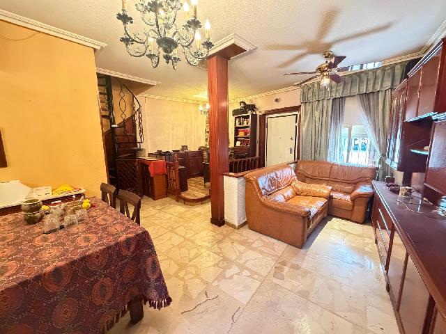 Imagen 8 Inmueble 302003 - Casa Adosada en venta en Torrejón De Ardoz / A dos minutos de el centro de Torrejón de Ardoz.