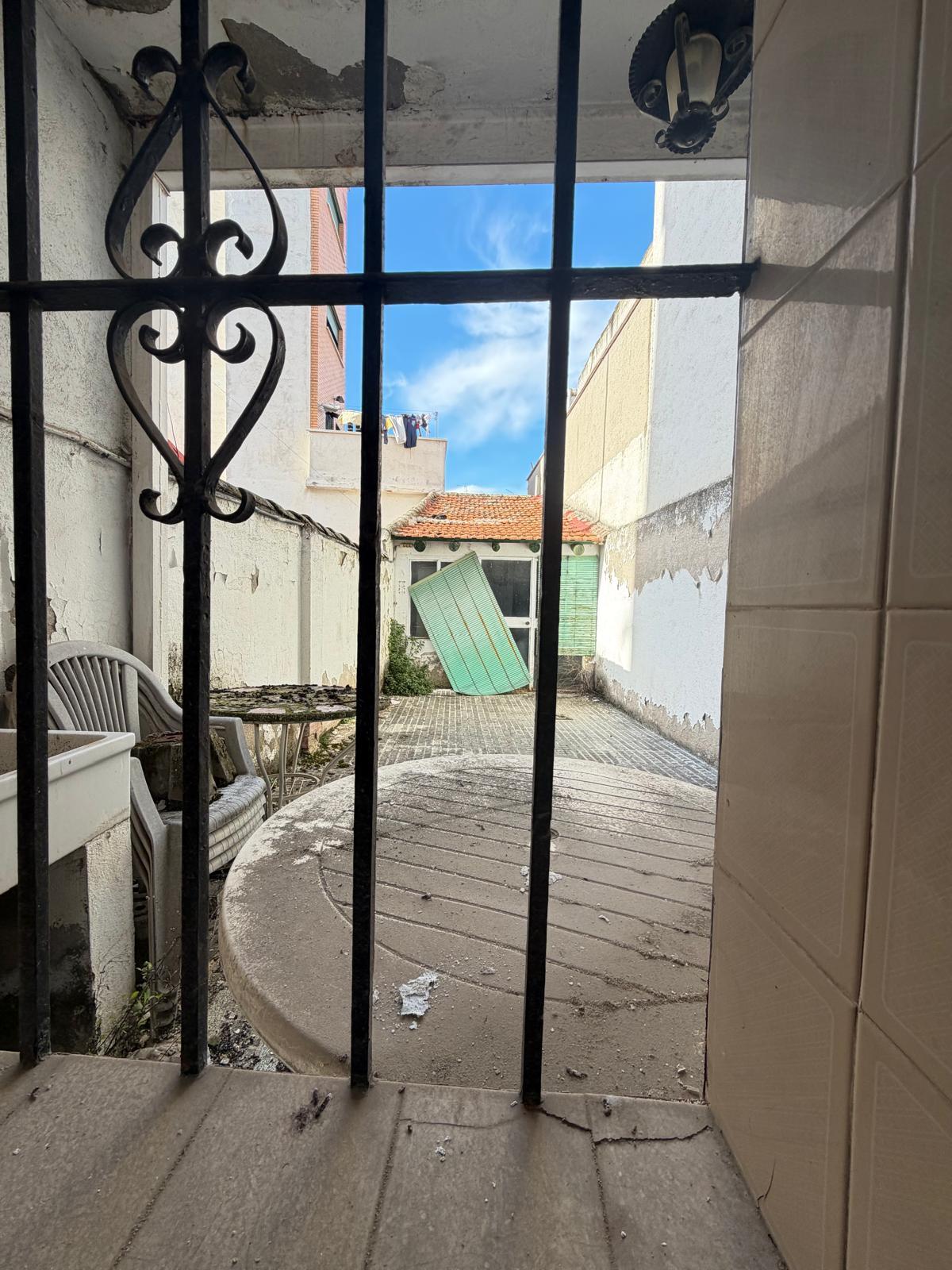 Imagen 5 Casa Adosada en venta en Torrejón De Ardoz / A dos minutos de el centro de Torrejón de Ardoz.