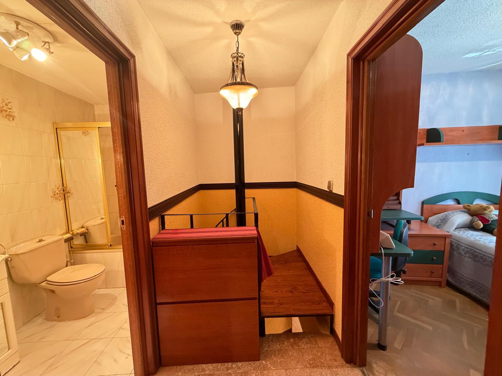 Imagen 13 Casa Adosada en venta en Torrejón De Ardoz / A dos minutos de el centro de Torrejón de Ardoz.