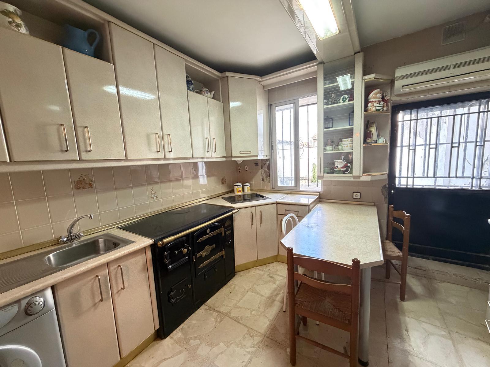 Imagen 22 Casa Adosada en venta en Torrejón De Ardoz / A dos minutos de el centro de Torrejón de Ardoz.