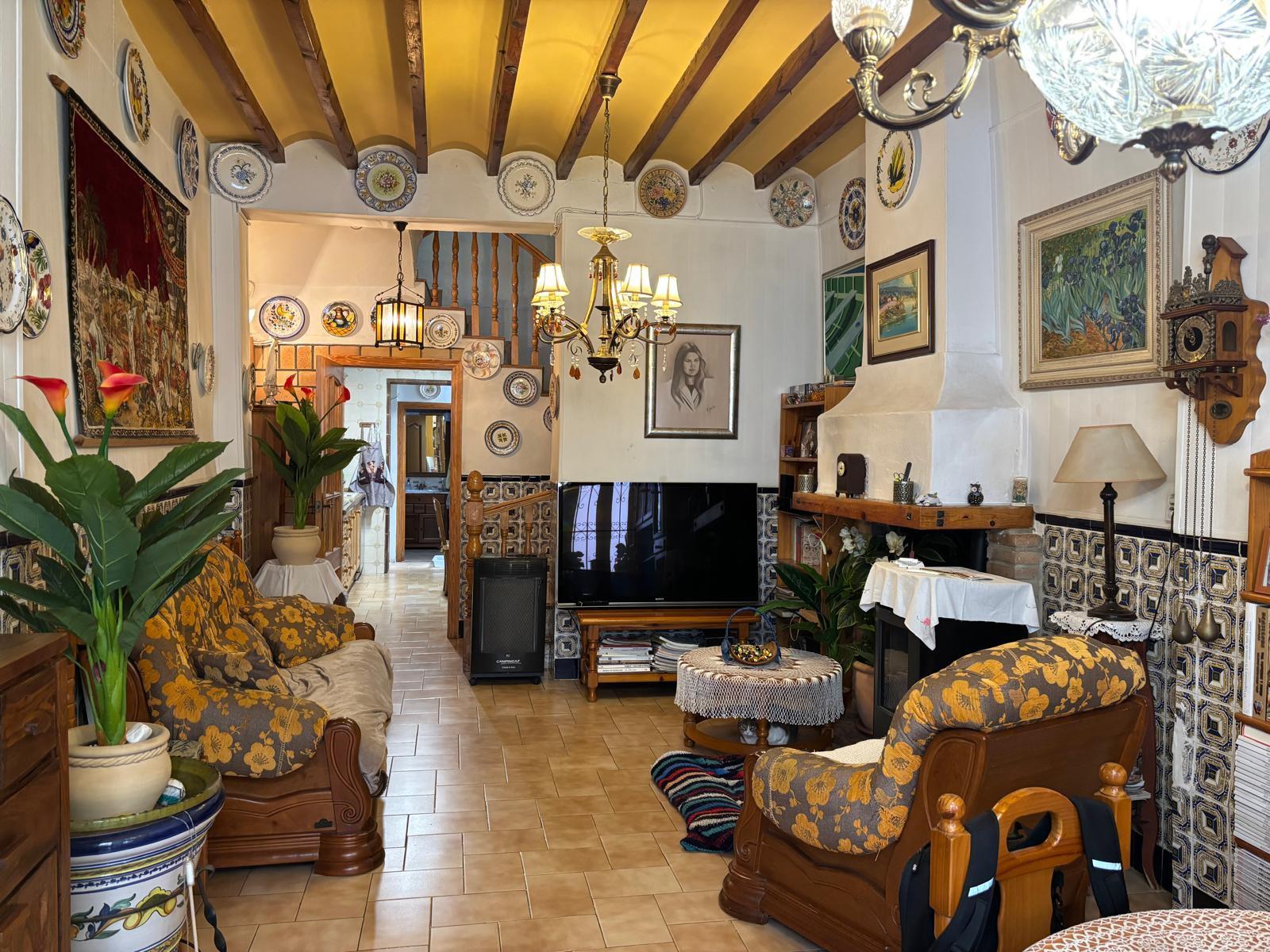 Imagen 1 Casa Pareada en venta en Nucia La / Calle mayor ayuntamiento