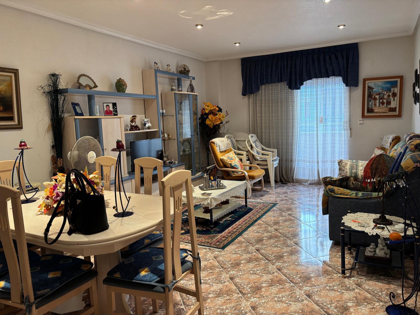 Imagen 15 Apto. Playa en venta en Torrevieja / A cuatro calles de la playa zona centro