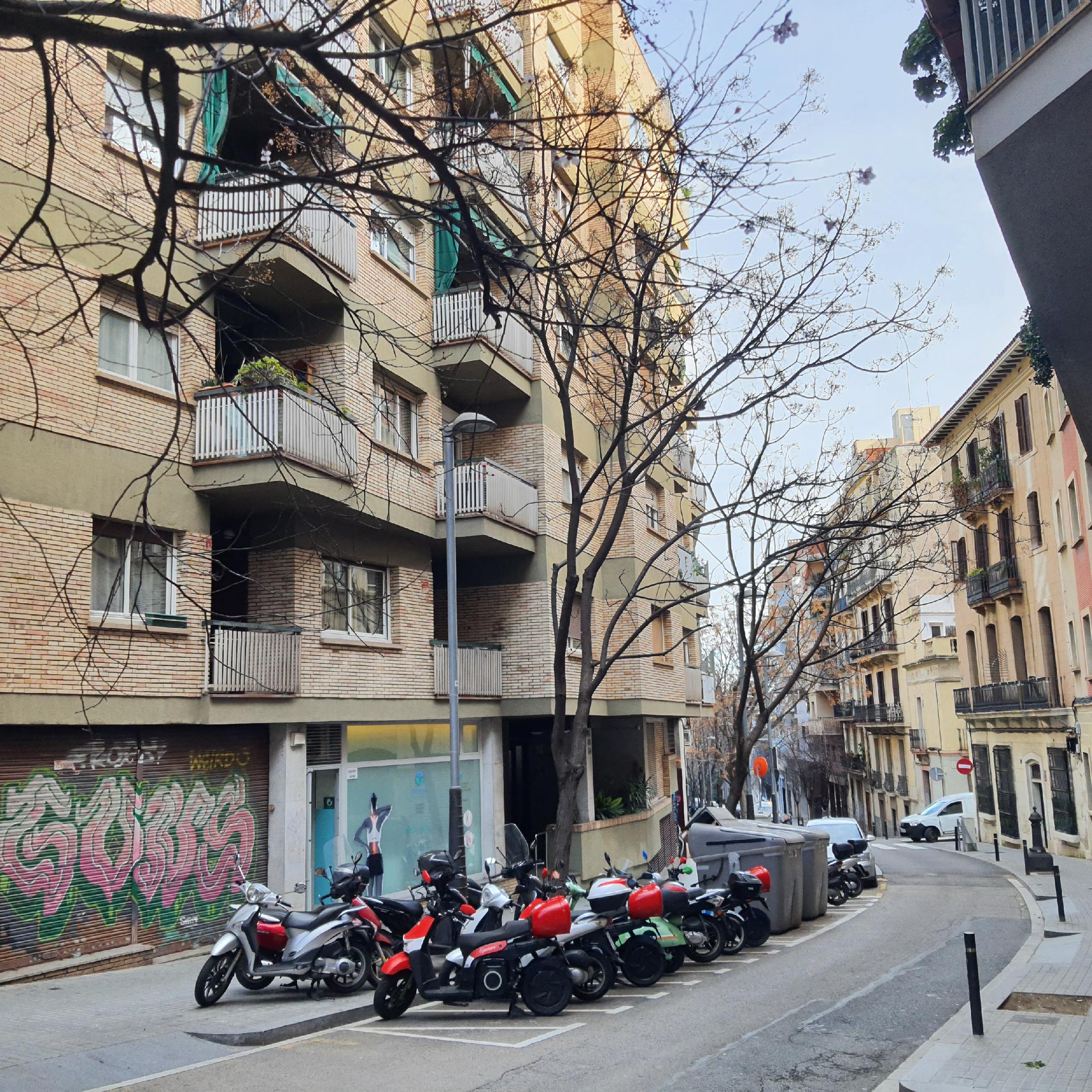 Imagen 19 Piso en venta en Barcelona / Entre plaza alfons comin y pasaje de gomis