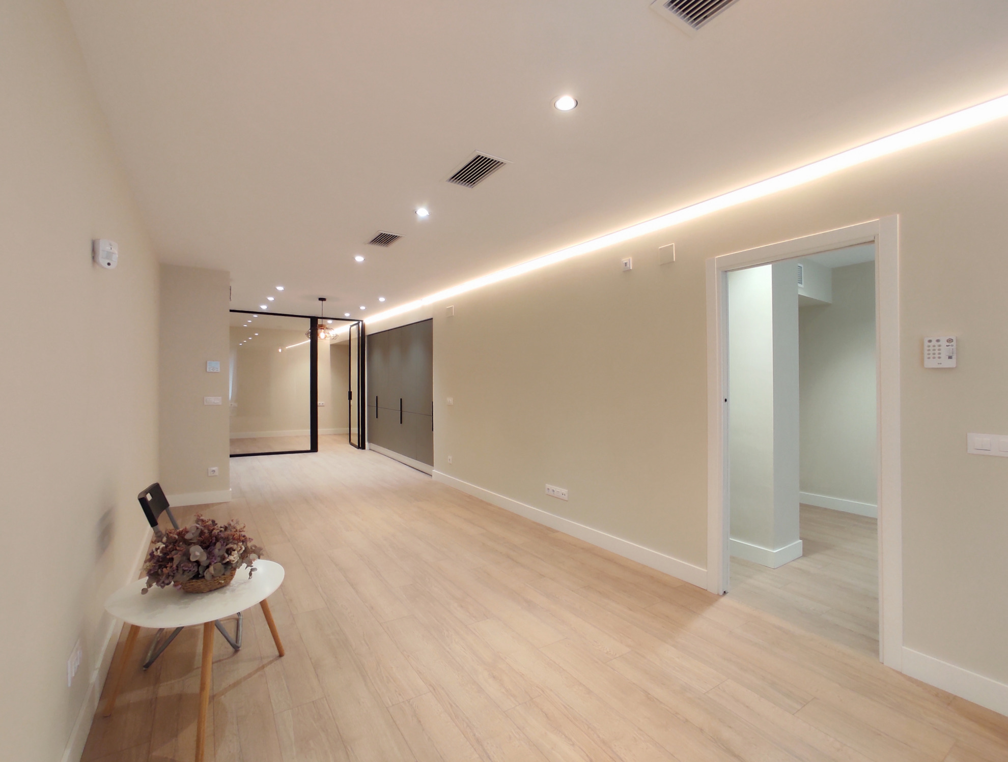 Imagen 4 Piso en venta en Barcelona / Vallirana con Francoli