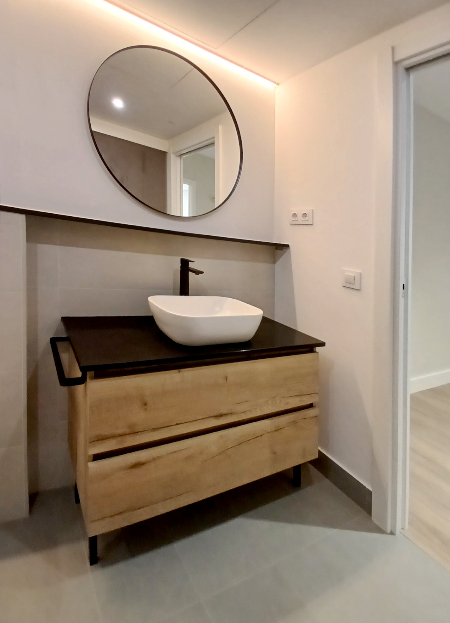 Imagen 10 Piso en venta en Barcelona / Carrer vallirana esquina francoli