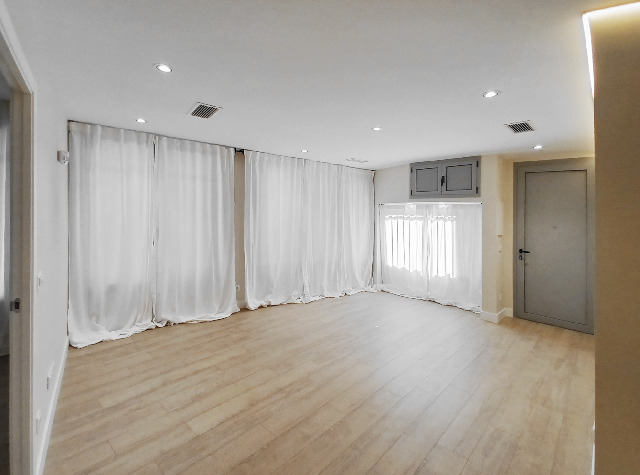 Imagen 3 Inmueble 300767 - Piso en venta en Barcelona / Carrer vallirana esquina francoli