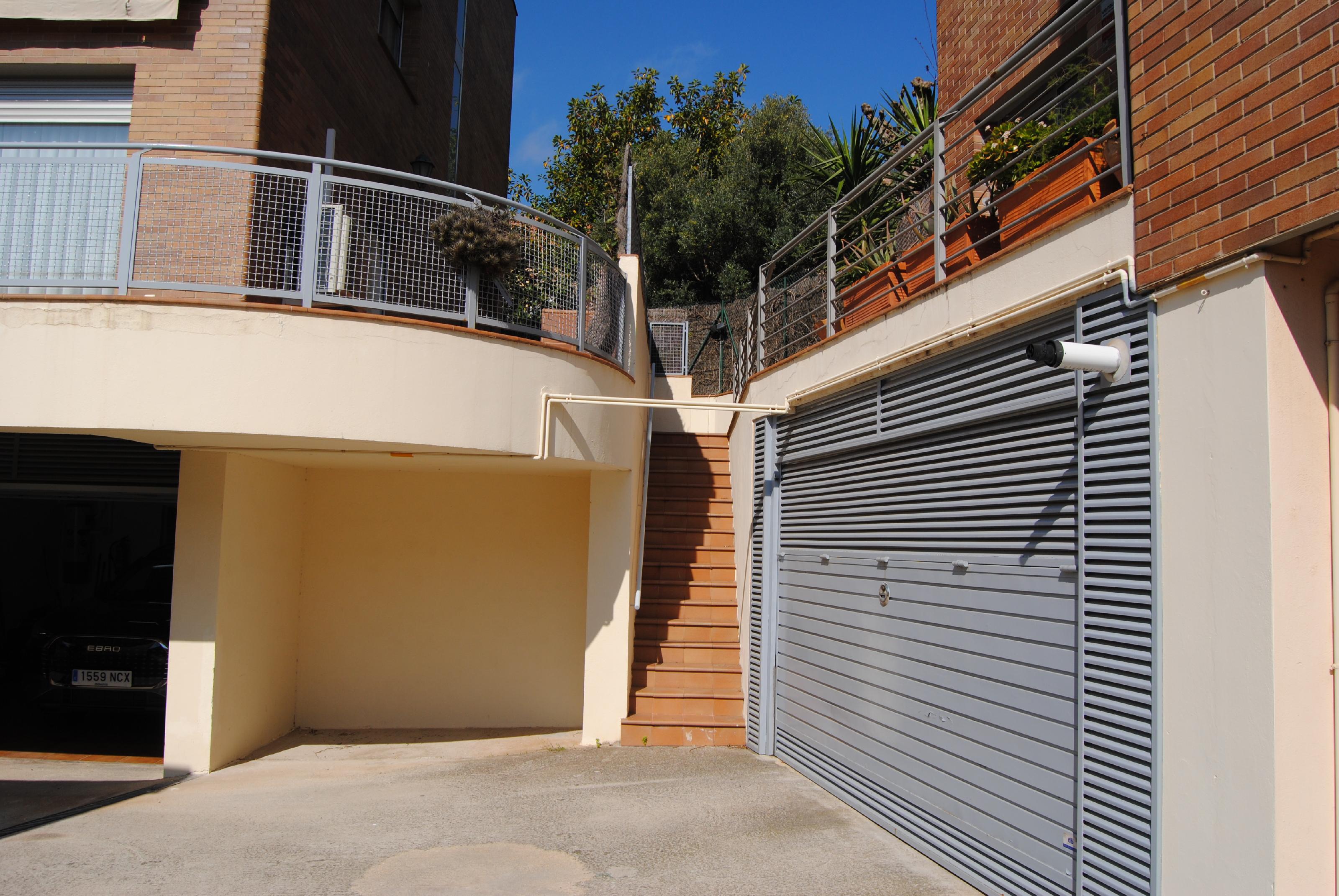 Imagen 3 Casa en venta en Barcelona / Entre avda vallcarca y carretera de la arrabasada