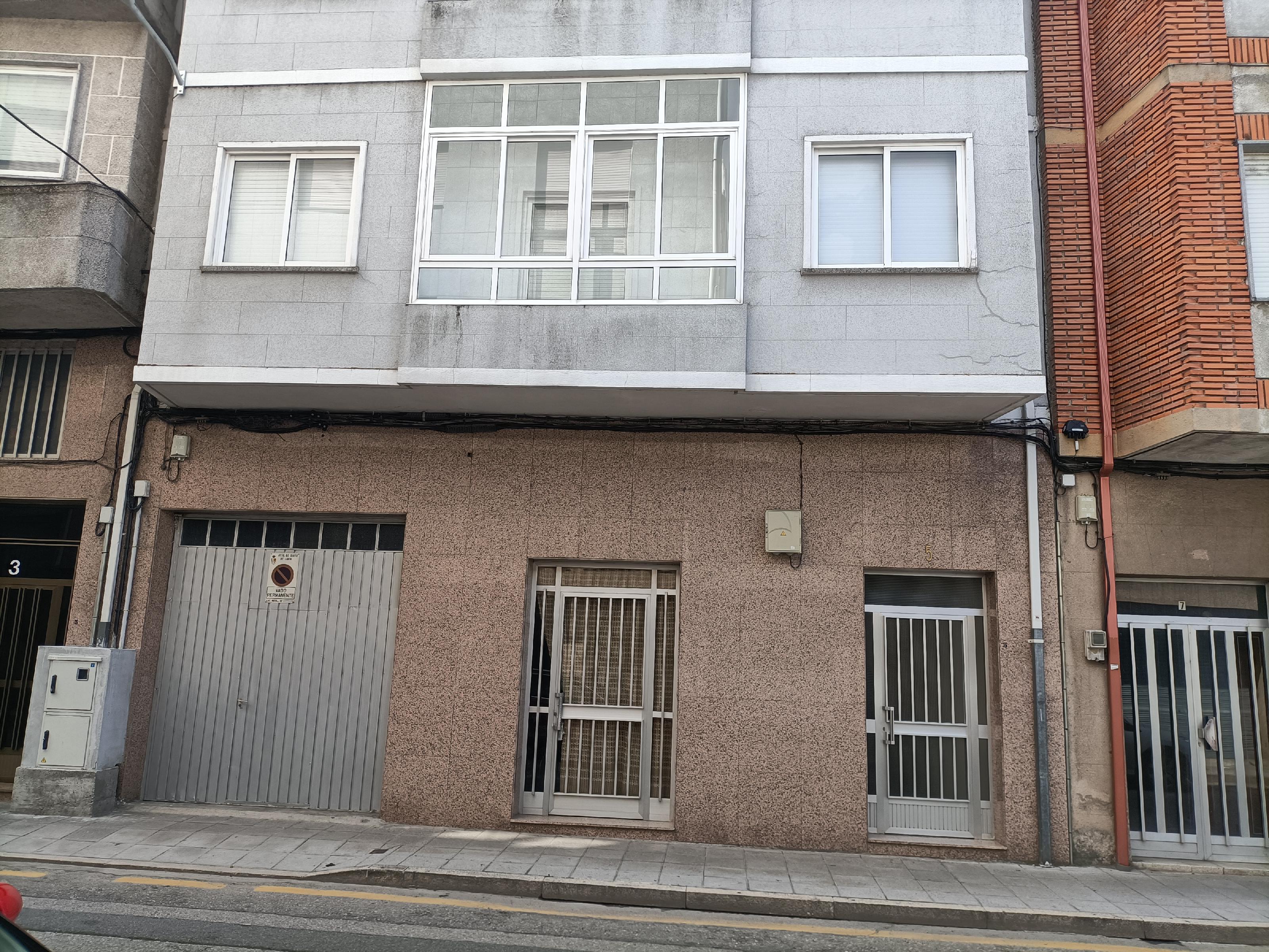 Imagen 1 Casa Pareada en venta en Xinzo De Limia / Muy cerca de oficina de Abanca