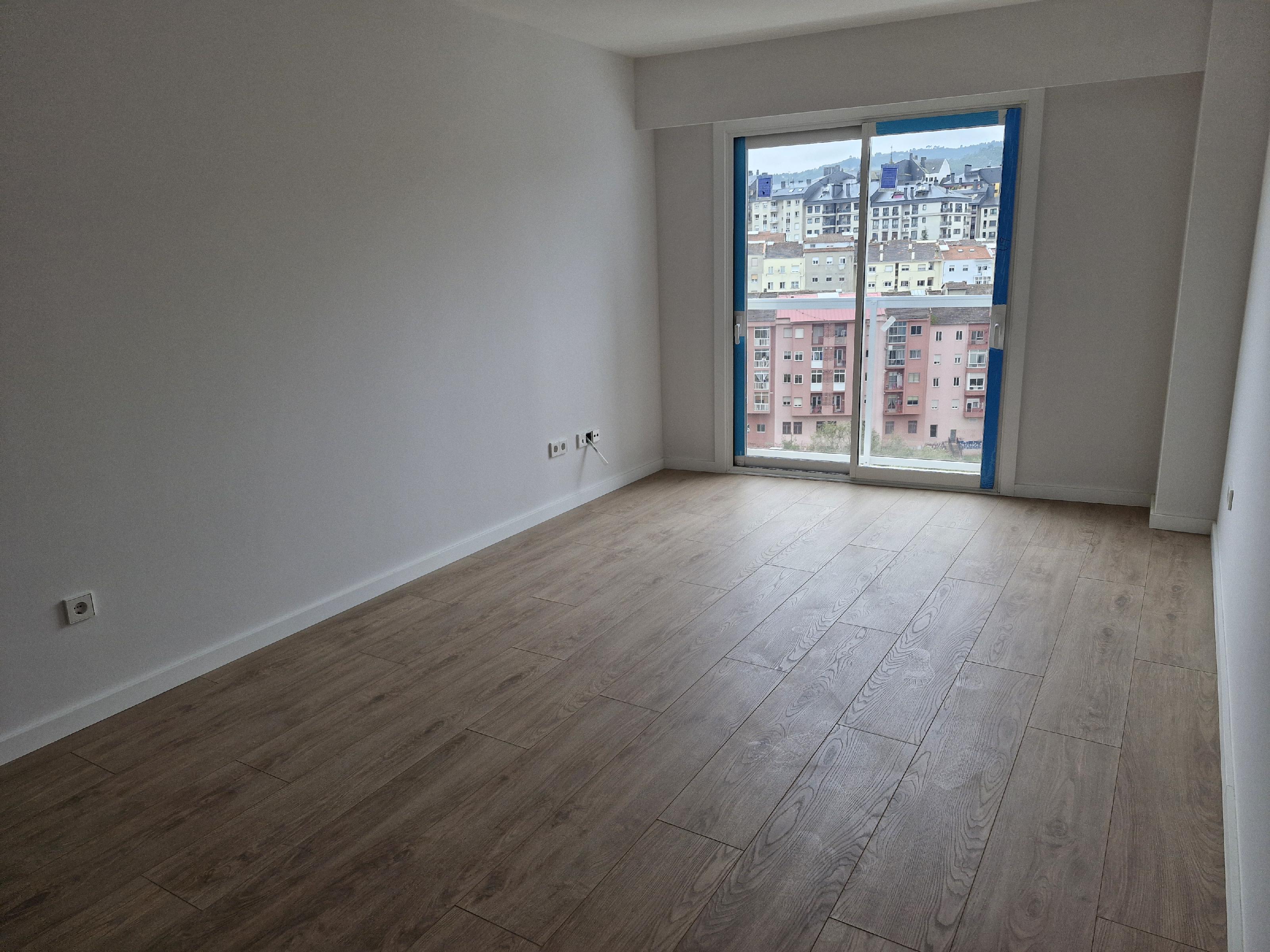 Imagen 2 Apartamento en venta en Ourense / Frente Plaza de Concepción Arenal