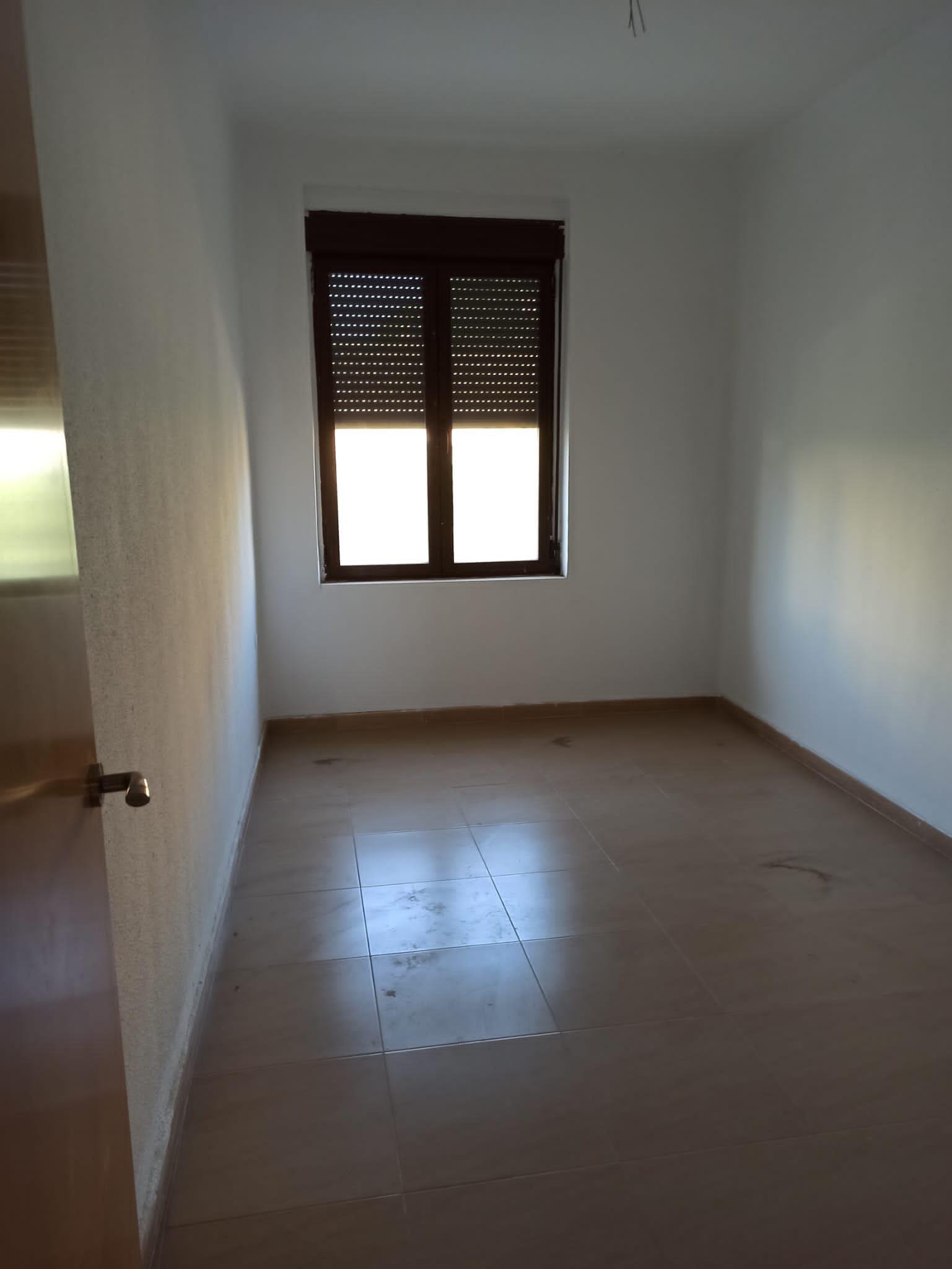 Imagen 8 Piso en venta en Hellín / Piso amplio recien reformado, situado zona norte Hellin