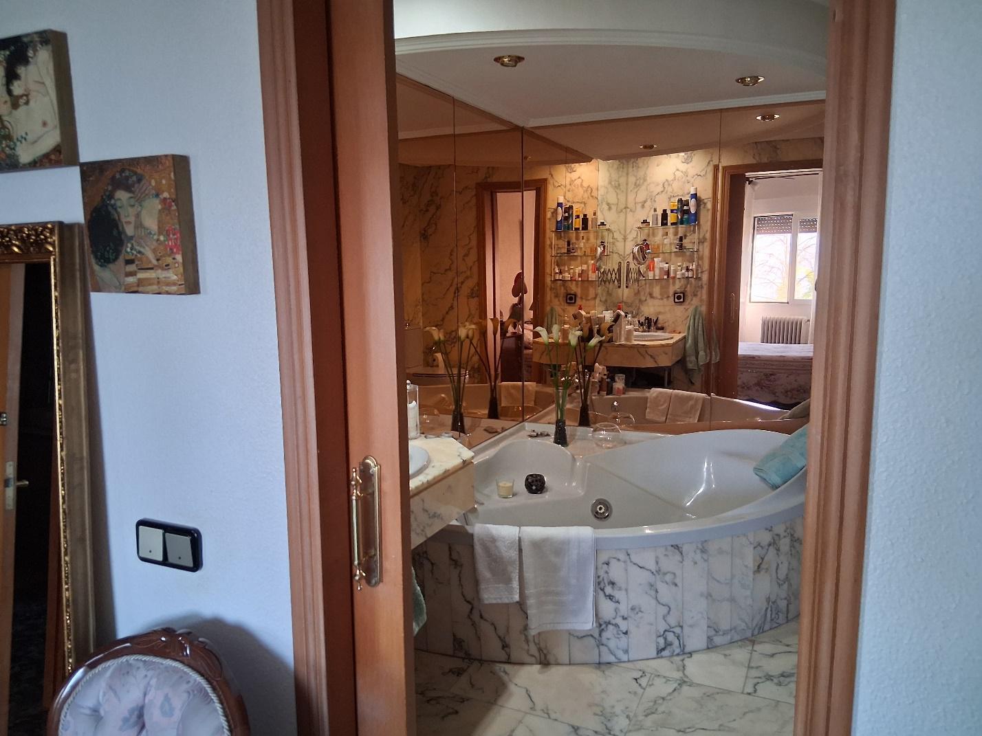 Imagen 20 Casa Adosada en venta en Baeza / Casa en la mejor zona del Murallas de Baeza. 