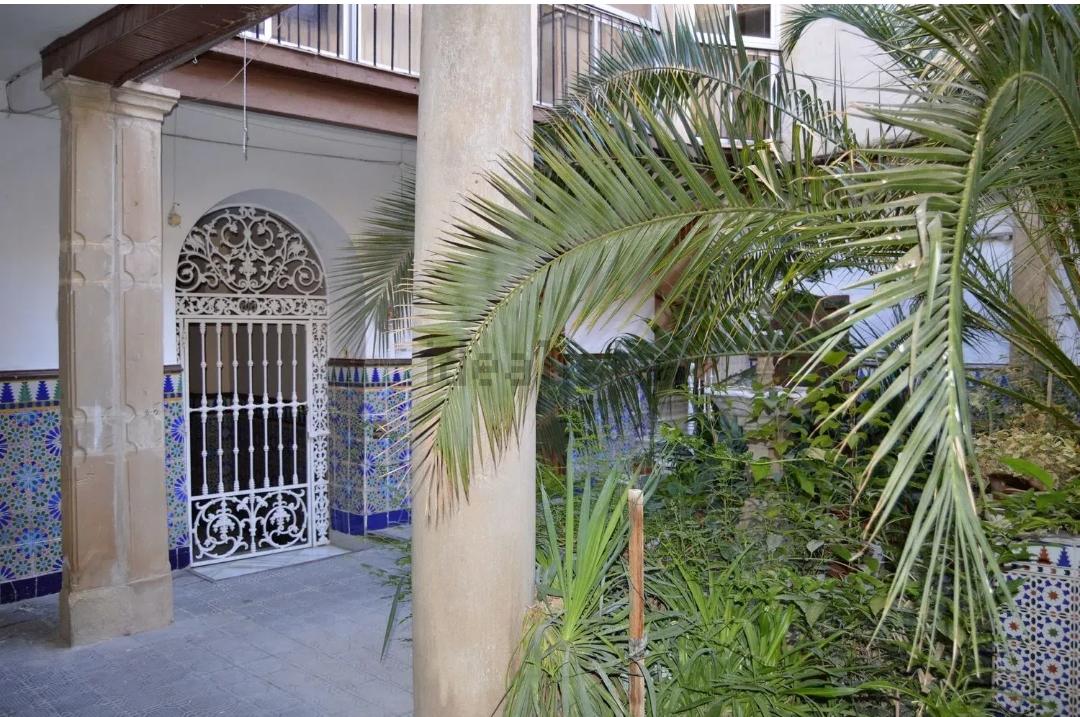 Imagen 3 Casa Adosada en venta en Baeza / Casa solariega en el centro de Baeza.