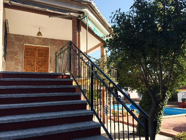 Imagen 8 Inmueble 290007 - Casa Aislada en venta en Baeza / Zona de chalets junto a la carretera acceso a Baeza.