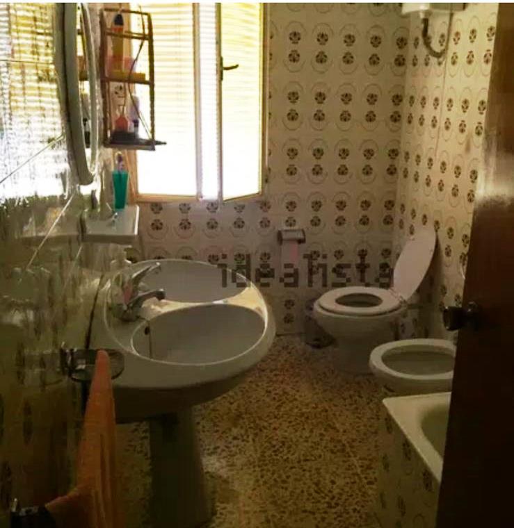 Imagen 12 Casa Aislada en venta en Baeza / Zona de chalets junto a la carretera acceso a Baeza.