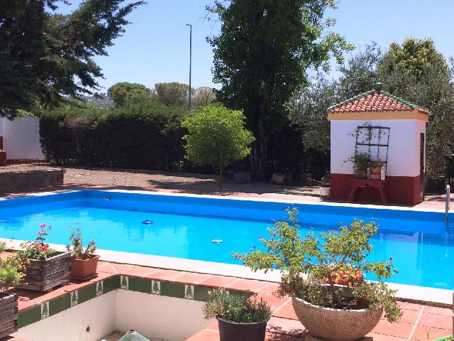 Imagen 3 Inmueble 290007 - Casa Aislada en venta en Baeza / Zona de chalets junto a la carretera acceso a Baeza.