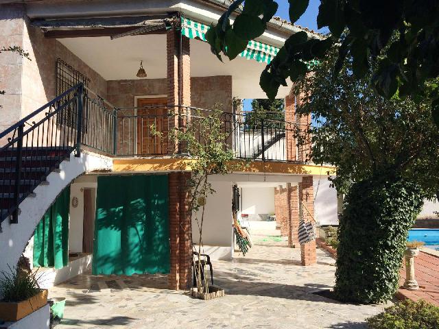 Imagen 4 Inmueble 290007 - Casa Aislada en venta en Baeza / Zona de chalets junto a la carretera acceso a Baeza.