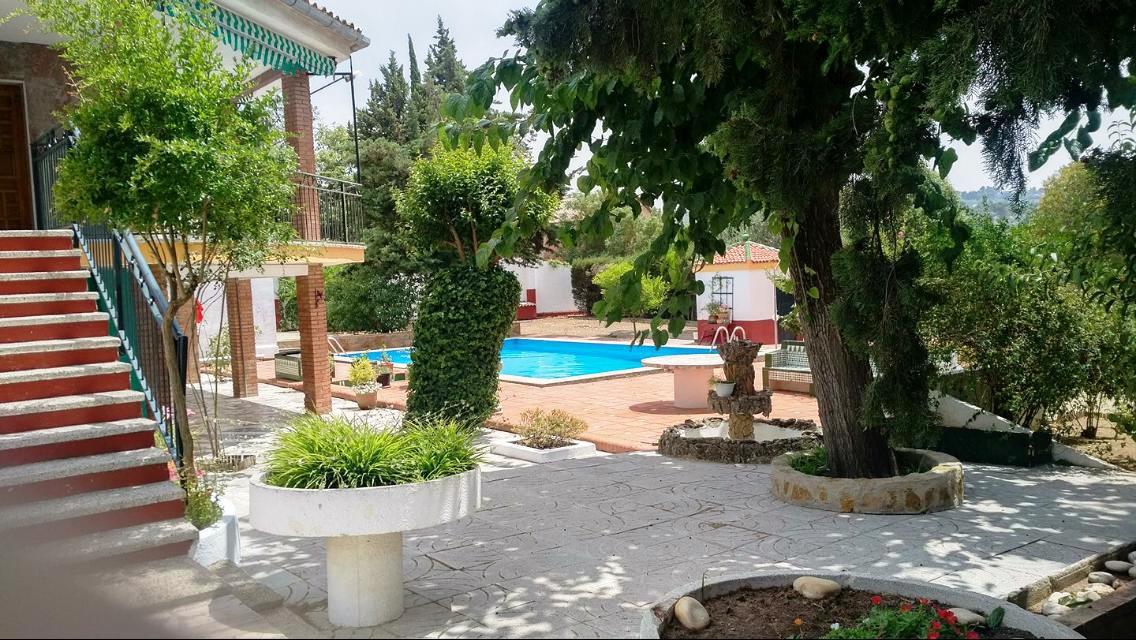 Imagen 15 Casa Aislada en venta en Baeza / Zona de chalets junto a la carretera acceso a Baeza.