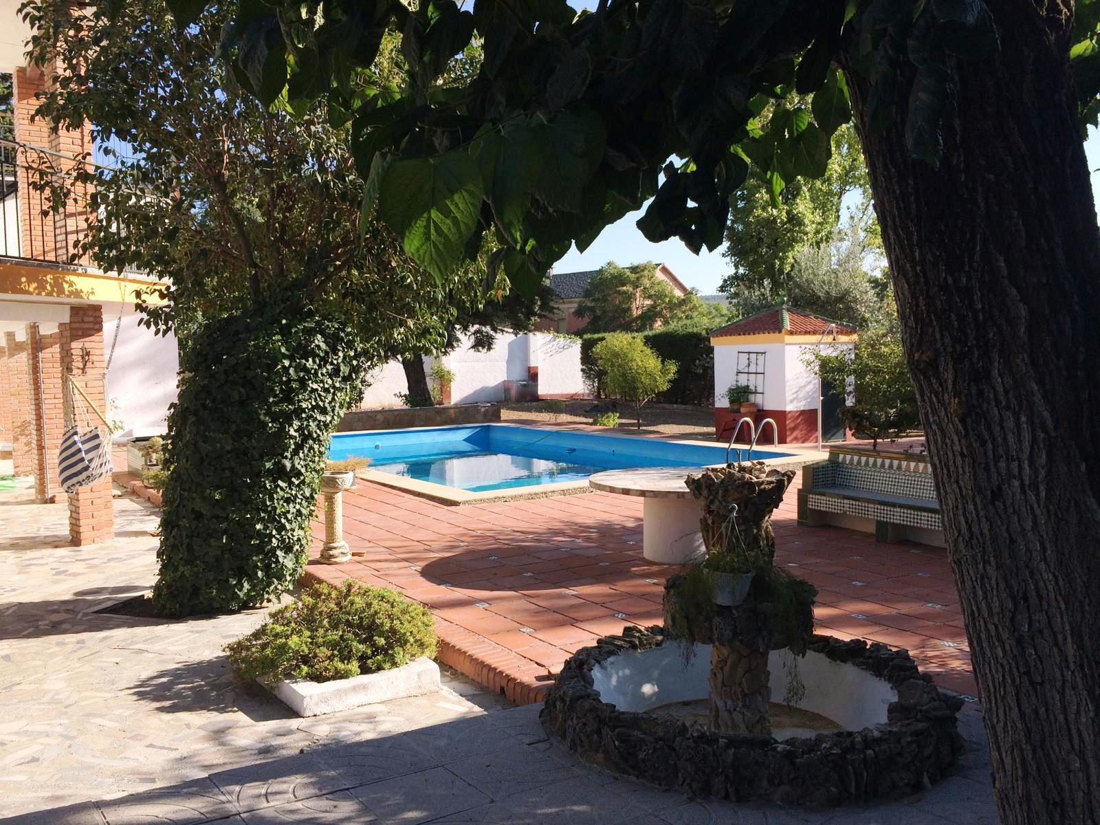 Imagen 17 Casa Aislada en venta en Baeza / Zona de chalets junto a la carretera acceso a Baeza.