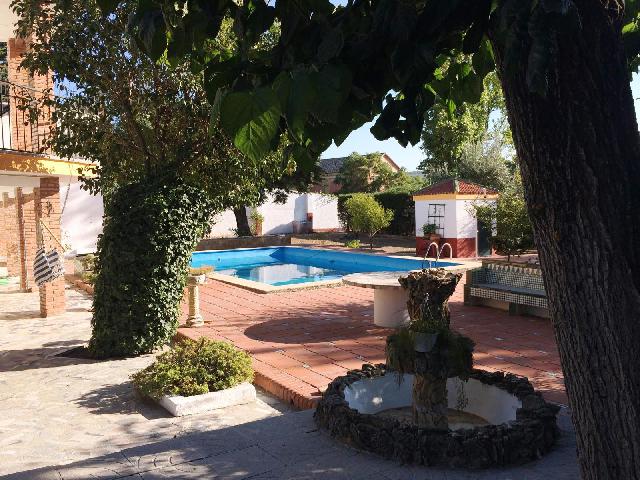 Imagen 17 Inmueble 290007 - Casa Aislada en venta en Baeza / Zona de chalets junto a la carretera acceso a Baeza.