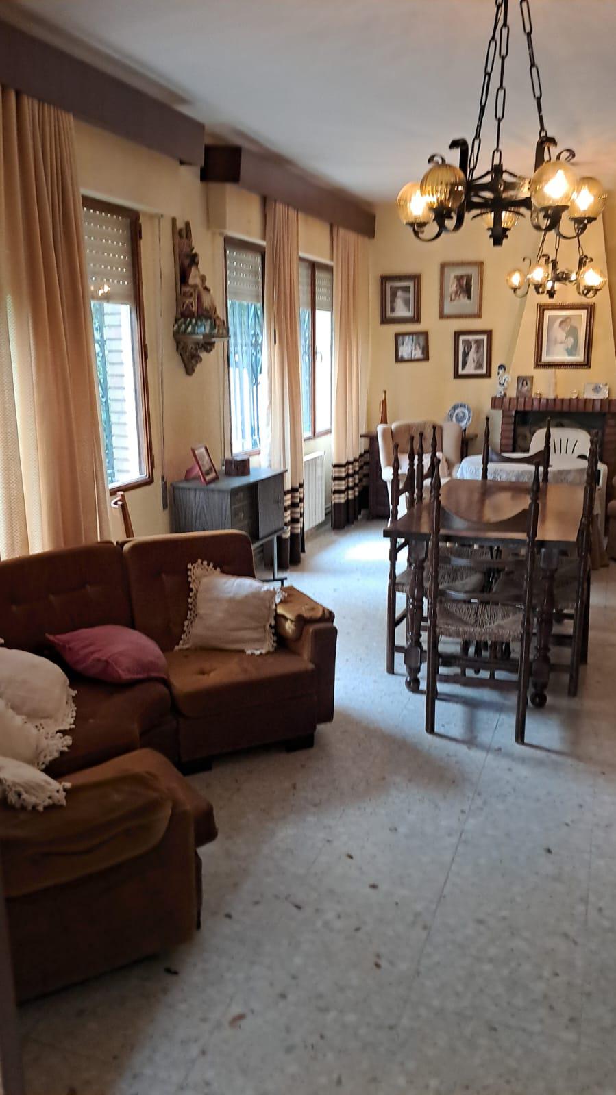 Imagen 11 Casa Aislada en venta en Baeza / Casa chatet en la yedra zona residencial